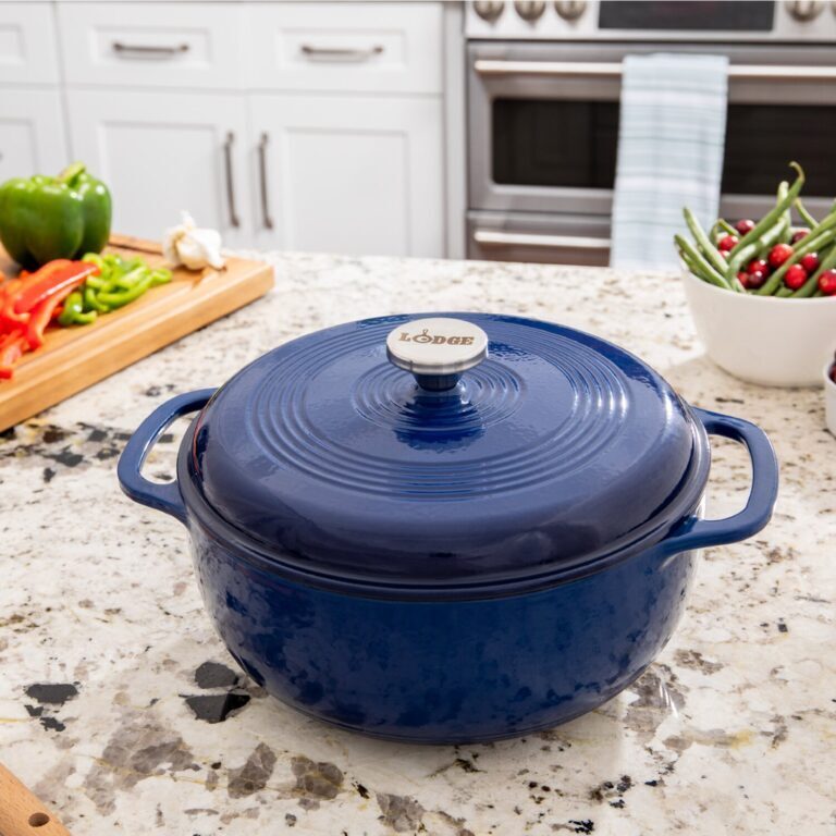 Cocotte en fonte émaillée Lodge 5,68 L (6 Quarts), bleu